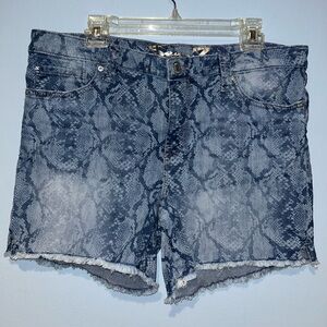 Seven 7 Womens Size 12 Weekend Denim Shorts Python Fray Hem Inseam 5” Beach
